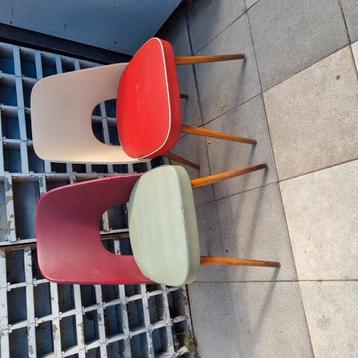 leuke thonet stoeltjes beschikbaar voor biedingen