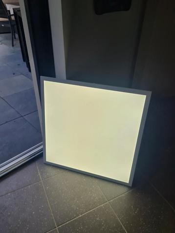 4 stuks nieuwe LED panelen 60×60 cm, lichtkleur 6000°K beschikbaar voor biedingen