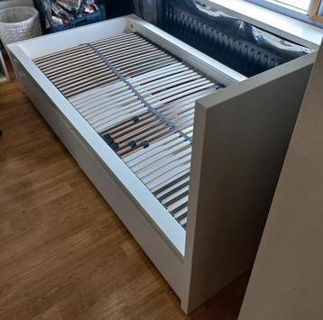 Ikea MALM bed + lattenbodem + 2 laden