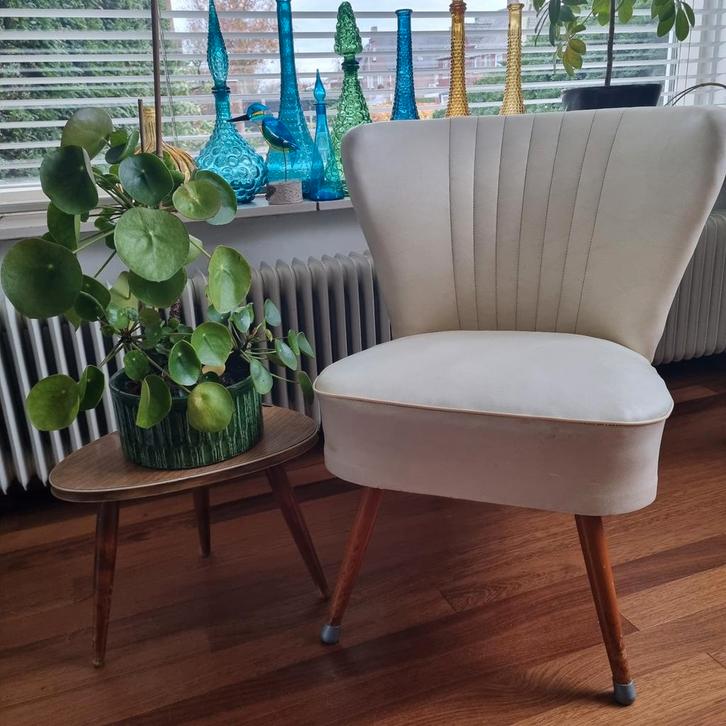 Vintage cocktailstoeltje, jaren '50/'60, skai, crèmewit, Huis en Inrichting, Stoelen, Gebruikt, Eén, Wit, Ophalen