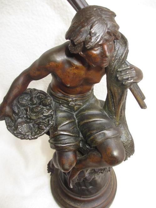 antiek mooi beeld van F moreau titel AU Port Gesigneerd, Antiek en Kunst, Kunst | Beelden en Houtsnijwerken, Ophalen of Verzenden