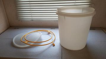 Tupperware camping was trommel beschikbaar voor biedingen