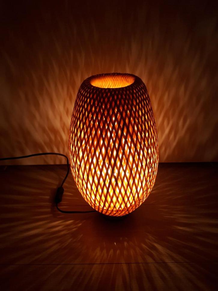 Prachtige Ikea Böja lamp bamboe, Huis en Inrichting, Lampen | Tafellampen, Zo goed als nieuw, Minder dan 50 cm, Ophalen
