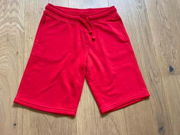 Nieuwe korte broek rood maat 134 beschikbaar voor biedingen
