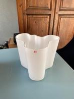 Iittala Alvar Aalto Vaas - Fins Design, Wit, Ophalen of Verzenden, Minder dan 50 cm, Glas