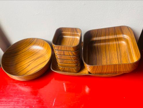 Set van  Jaren 70 Caleppio  melamine met houtstructuur., Huis en Inrichting, Woonaccessoires | Schalen en Manden, Zo goed als nieuw
