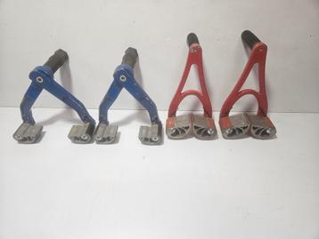 Delma multi platendragers, en rode set beschikbaar voor biedingen