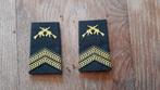 KL Landmacht DT2000 rang epauletten Korporaal Olk, Verzamelen, Ophalen of Verzenden, Landmacht, Nederland, Embleem of Badge