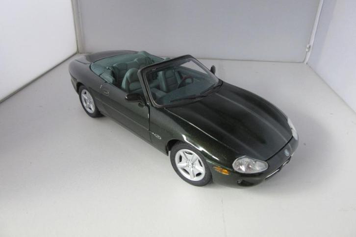 Jaguar XK 8 cabrio 1;18, Hobby en Vrije tijd, Modelauto's | 1:18, Zo goed als nieuw, Auto, Maisto, Ophalen of Verzenden