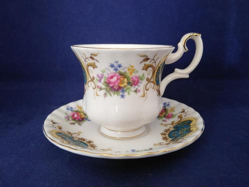 Royal Albert Berkeley - kop en schotel, Antiek en Kunst, Antiek | Servies los, Ophalen of Verzenden