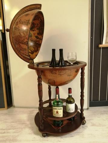 ORIGINELE ITALIAANSE GLOBEBAR BAR GLOBE WIJN BAR 90 X 50 CM  beschikbaar voor biedingen