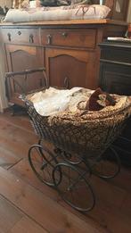 Te koop antieke poppenwagen met twee poppen, Ophalen