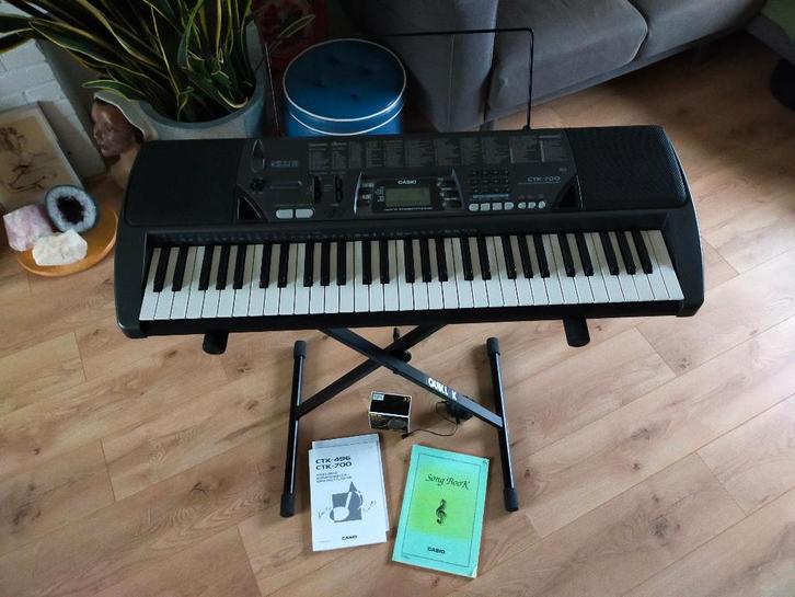 Keyboard Casio CTK-700, Muziek en Instrumenten, Keyboards, Gebruikt, 61 toetsen, Casio, Met standaard, Ophalen