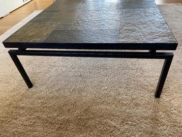 70's salontafel leisteen brutalist beschikbaar voor biedingen