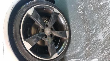 AUDI RS3 ROTOR VELGEN 17 INCH 5X100 OPKNAPPERS beschikbaar voor biedingen