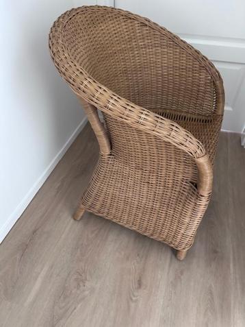 Rotan stoel beschikbaar voor biedingen
