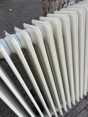 Oude vintage verwarming beschikbaar voor biedingen