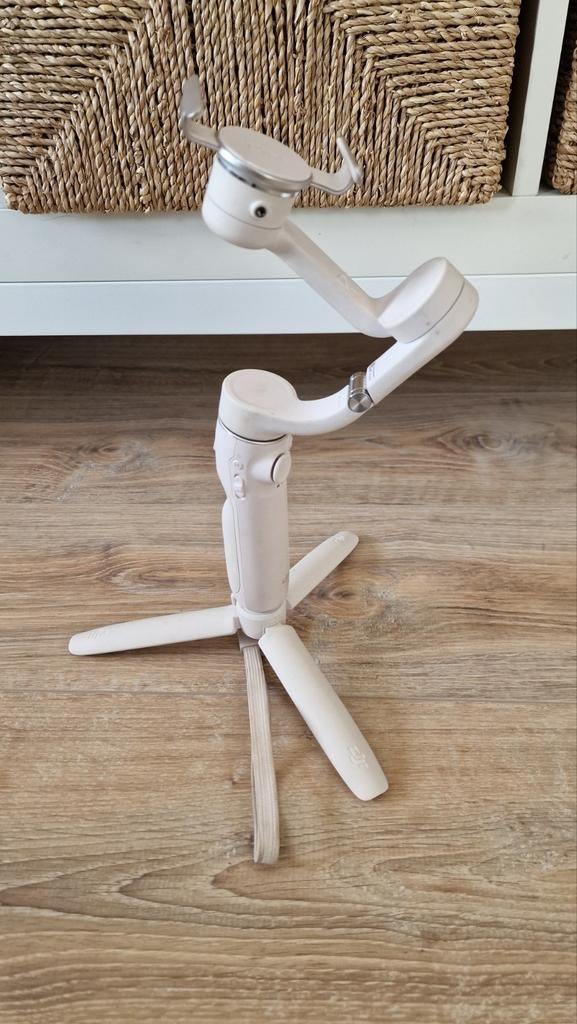 DJI OM 5 smartphone Gimbal - amper gebruikt, Ophalen, Zo goed als nieuw, Minder dan 150 cm, Overige typen