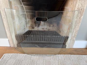 Haardscherm vonkenscherm helder glas gebogen was nieuw 224,- beschikbaar voor biedingen