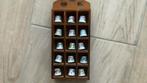 Mooi houten huisje met vijftien vingerhoedjes, Verzamelen, Vingerhoedjes, Ophalen of Verzenden, Zo goed als nieuw