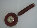 Vintage thermometer op fluweel, Huis en Inrichting, Woonaccessoires | Thermometers, Ophalen of Verzenden, Zo goed als nieuw, Binnenthermometer