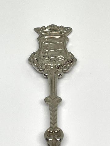 Diverse souvenirlepeltjes plaatsen, themaparken, Schiphol beschikbaar voor biedingen