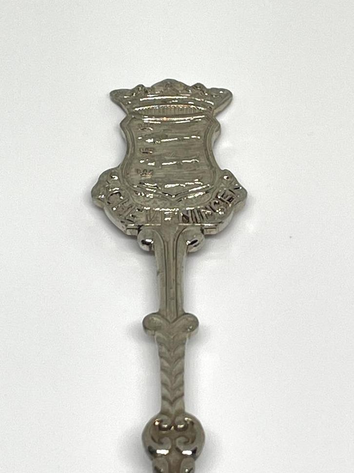 Diverse souvenirlepeltjes plaatsen, themaparken, Schiphol, Antiek en Kunst, Antiek | Bestek, Verzenden