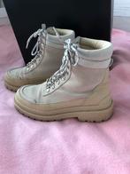 Yaya veterboots beige maat 39, Kleding | Dames, Schoenen, Beige, Lage of Enkellaarzen, Ophalen of Verzenden, Yaya