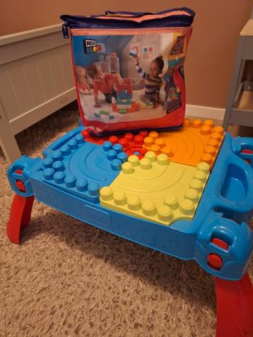 Mega Bloks Bouwtafel met Tas beschikbaar voor biedingen