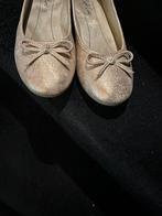 Goud kleurige ballerina’s “mooie feestschoentjes***, Ophalen of Verzenden, Zo goed als nieuw, Overige kleuren