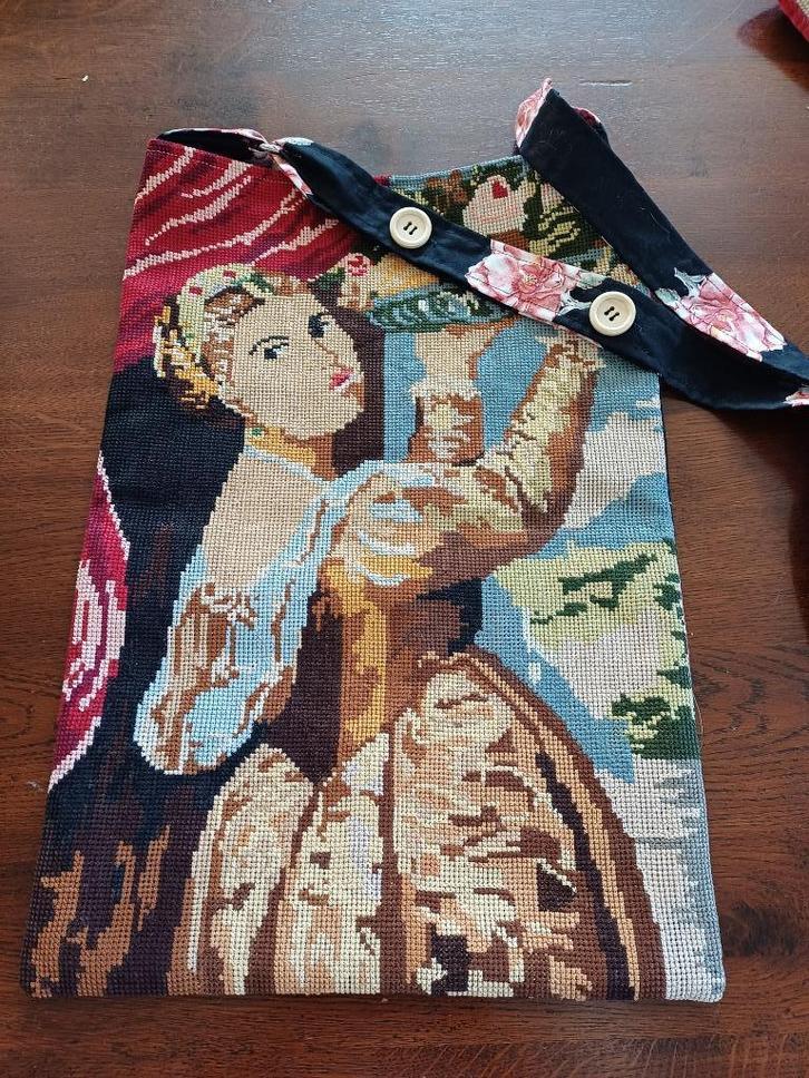 Diverse tassen met borduurwerk, schouderband, Sieraden, Tassen en Uiterlijk, Tassen | Damestassen, Nieuw, Overige typen, Overige kleuren