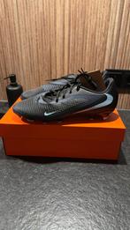 Nike Phantom 6 low academy fg/mg, Maat XS of kleiner, Schoenen, Nieuw, Ophalen of Verzenden