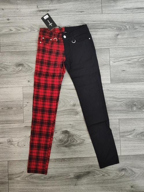 Banned Alternative - Red Tartan Split Legs Skinny - Maat 34, Kleding | Dames, Broeken en Pantalons, Nieuw, Maat 34 (XS) of kleiner