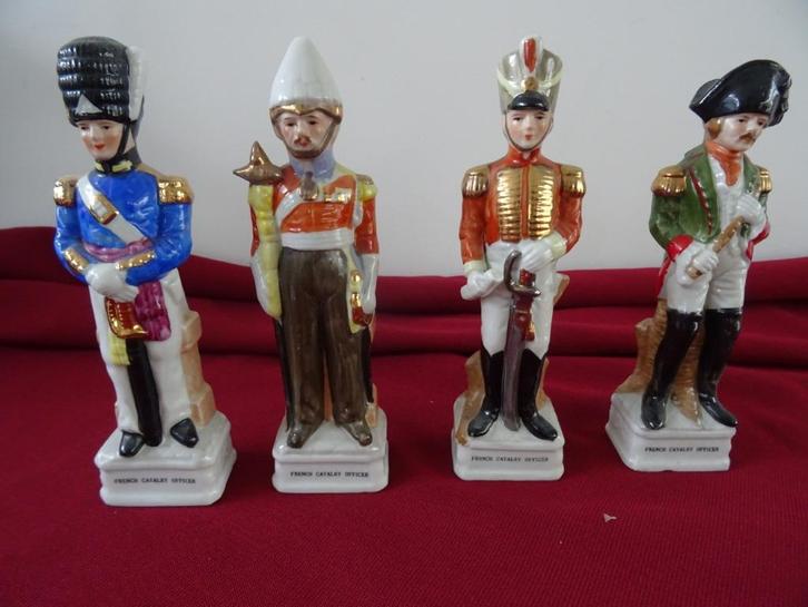 Porselein soldaten French Cavalry Officer leger Napoleon, Verzamelen, Militaria | Algemeen, Landmacht, Miniatuur of Beeldje, Overige gebieden