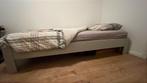 Eenpersoons houten bed - Grijs, Huis en Inrichting, Slaapkamer | Bedden, Ophalen, Gebruikt, 90 cm, Eenpersoons