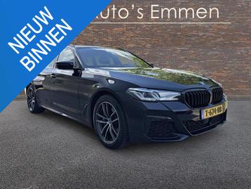 BMW 5-serie Touring 530e LEDER SPORTSTOELEN NAVIGATIE CRUISE beschikbaar voor biedingen