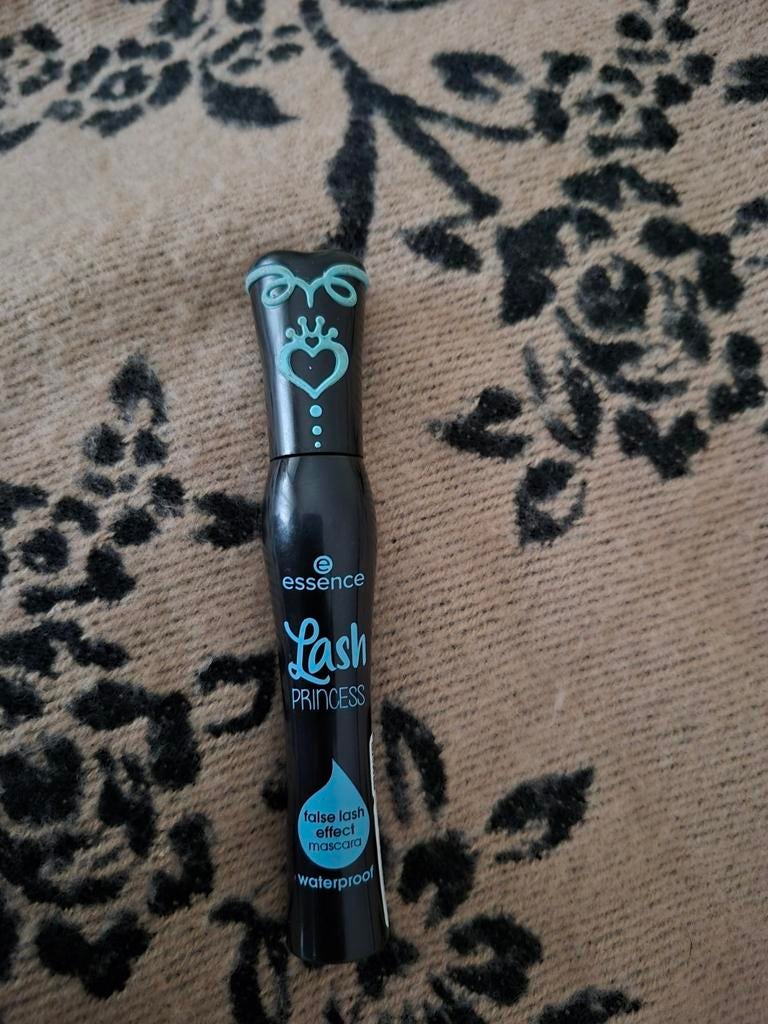 Essence waterproof mascara, Sieraden, Tassen en Uiterlijk, Uiterlijk | Cosmetica en Make-up, Ophalen of Verzenden, Nieuw, Zwart