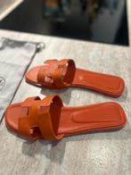 Hermes oran Oranje maat 39, Kleding | Dames, Schoenen, Ophalen of Verzenden, Nieuw, Oranje, Sneakers of Gympen
