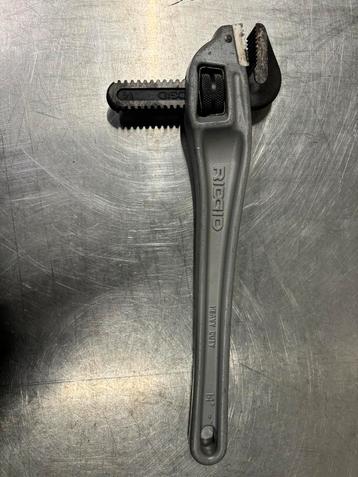 Ridgid haakse pijptang 14’’ 350 mm beschikbaar voor biedingen