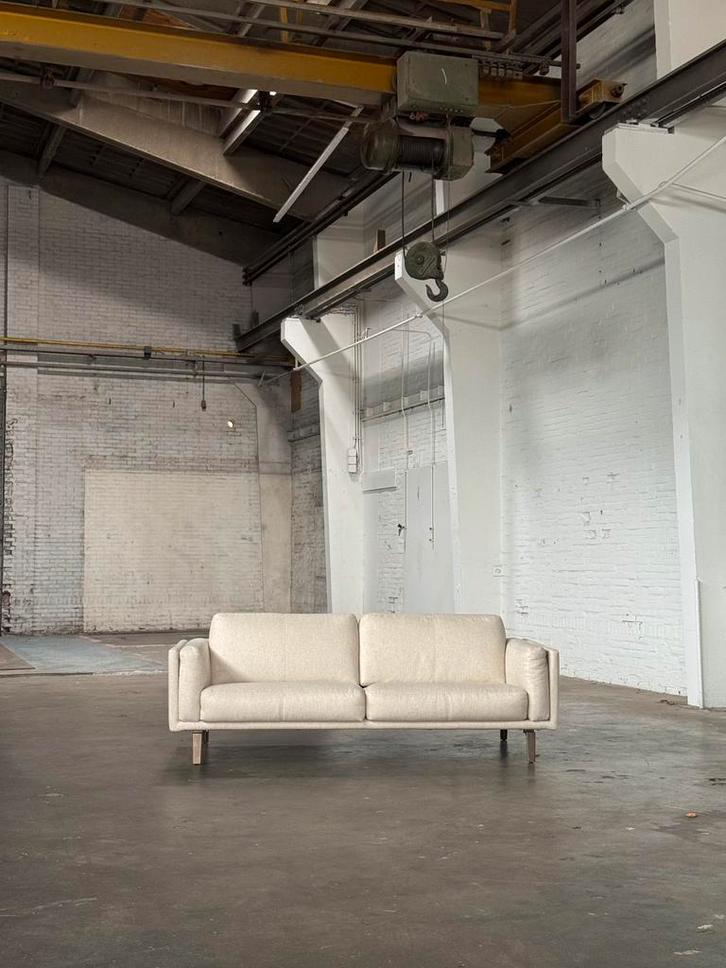 Leolux Bellice Linnen | Ecru (NIEUWSTAAT), Huis en Inrichting, Banken | Bankstellen, Zo goed als nieuw, Hoekbank, Vierpersoons of meer