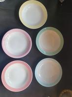 Pastel borden California en Petrus Regout, Ophalen of Verzenden, Gebruikt, Bord
