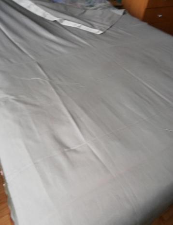 2 dunne grijze gordijnen met plooiband 140/230 cm nw beschikbaar voor biedingen