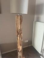 Mooie grote teak houten vloerlamp met kap, Huis en Inrichting, Lampen | Vloerlampen, Ophalen, Hout, Landelijk, 100 tot 150 cm