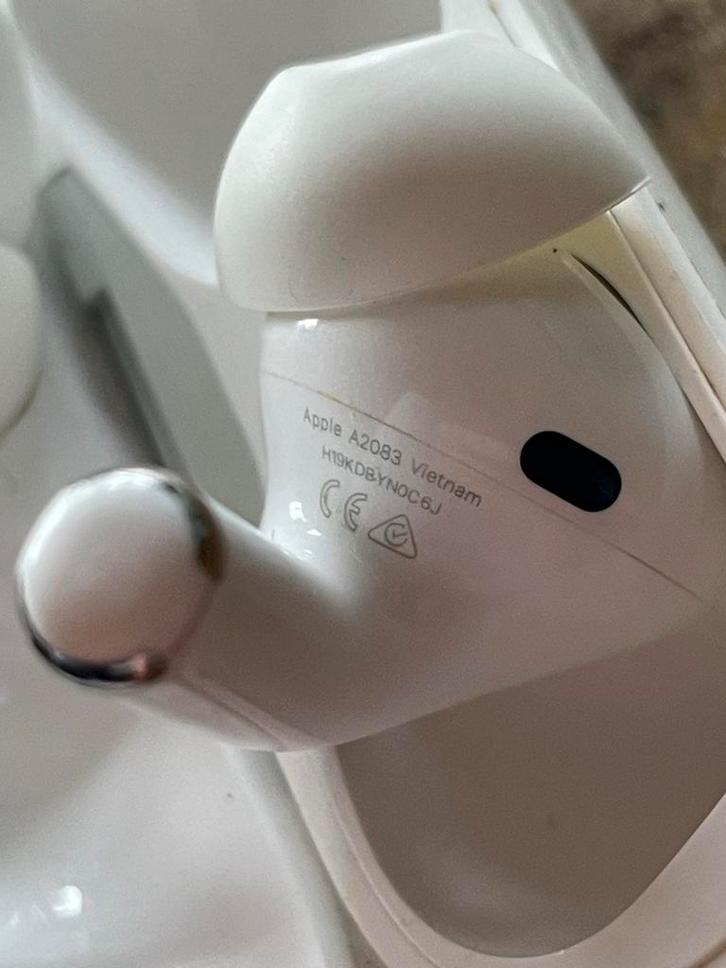 AirPod Pro 1 R + Oplaadcase - Goede Staat, Audio, Tv en Foto, Koptelefoons, Gebruikt, Overige merken, Draadloos, Ophalen of Verzenden