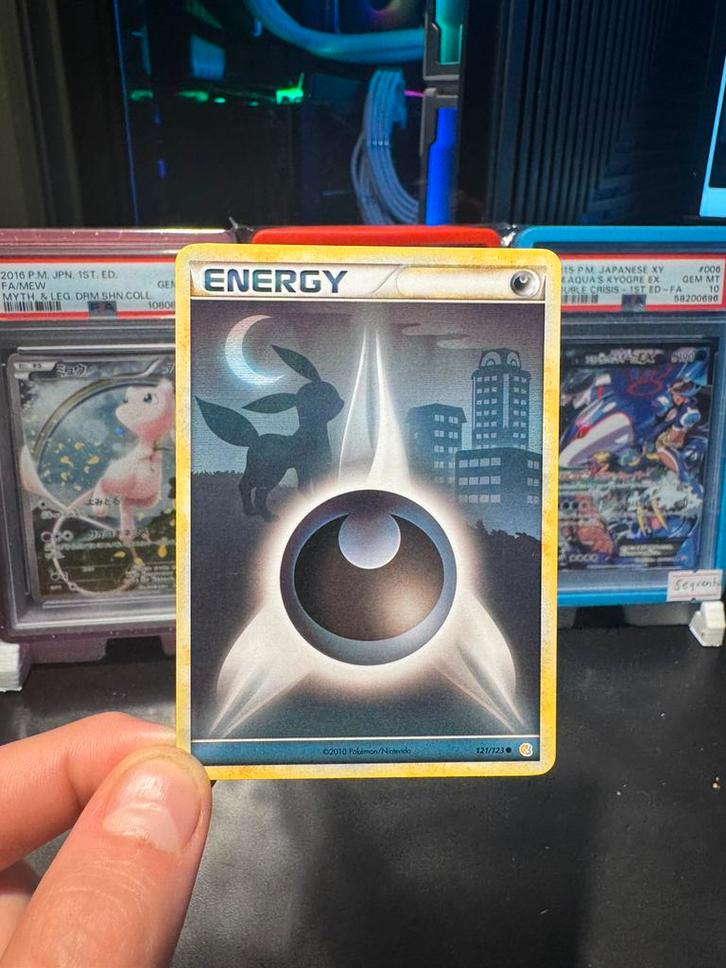 Umbreon darkness energy HS SS, Hobby en Vrije tijd, Verzamelkaartspellen | Pokémon, Zo goed als nieuw, Losse kaart, Foil, Ophalen of Verzenden