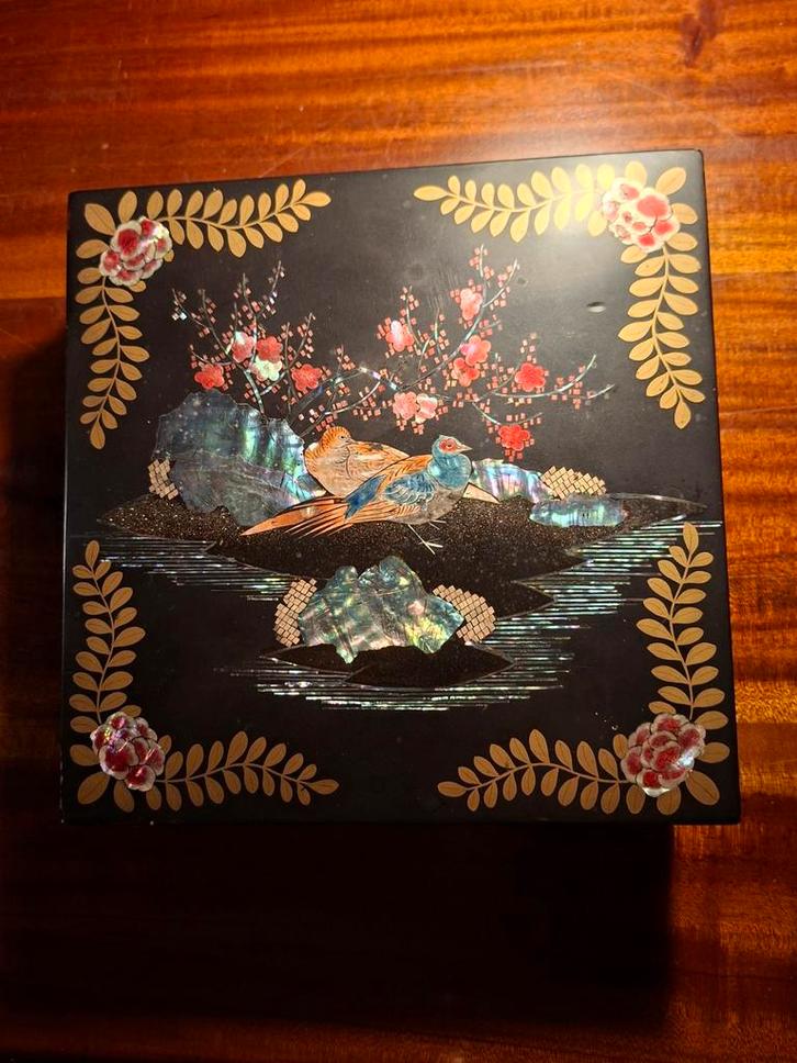 Vintage doos met parelmoer inlegwerk, Antiek en Kunst, Kunst | Niet-Westerse kunst, Ophalen of Verzenden