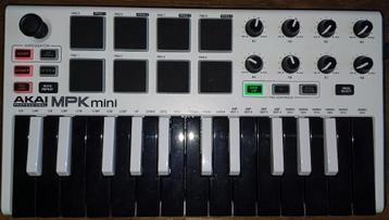 AKAI MPK Mini controller beschikbaar voor biedingen