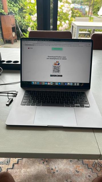 MacBook Air 2024 M3 15"  256 GB 8mb beschikbaar voor biedingen