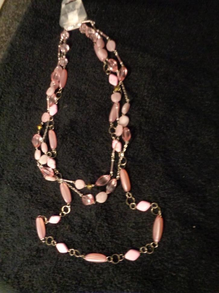 3 snoeren in 1 met roze kralen nr k 5162, Sieraden, Tassen en Uiterlijk, Kettingen, Nieuw, Kunststof, Roze, Ophalen of Verzenden