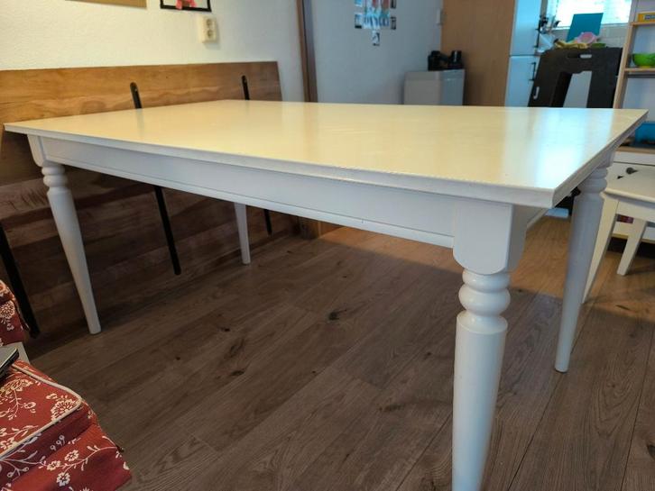 Gratis extendable dining table, Huis en Inrichting, Tafels | Eettafels, Gebruikt, 50 tot 100 cm, 150 tot 200 cm, Vijf personen of meer